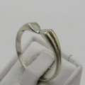 Vintage Sterling silver ring - weighs 1,9g - size S 1/2