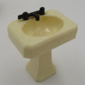 Doll`s house furniture vintage bathroom fittings / furniture - bath - toilet - bathroom basin