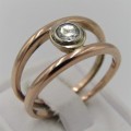 9kt rose gold ring with diamond of about 0,3 carat or 30 points - Weighs 4,8g