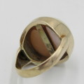 9kt Gold ring with Mabe pearl and diamond - weight 10 grams