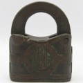 Vintage YALE padlock - medium sized - no key