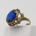 Vintage 9kt gold ring with dark blue topaz - Weighs 3,7g - Size P 1/2