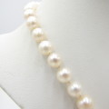 String of Pearls with 9kt gold clasp 56 pearls total - 45 cm long