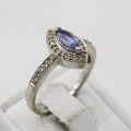 9kt White gold amethyst and diamond ring - weighs 3,0g - size P 1/2