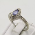 9kt White gold amethyst and diamond ring - weighs 3,0g - size P 1/2