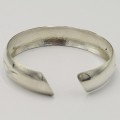 Beautiful Sterling silver bangle - hand engraved - weighs 22,8 grams