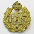 WW2 Royal Air Force casting cap badge