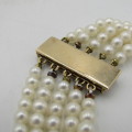 Beautiful Pearl bracelet with 9kt gold clasp - length 18 cm