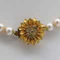 String of artificial pearls with gold color clasp - vintage