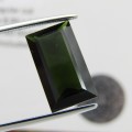 Tourmaline of 5,6 carat Dark toned bluish green - Rectangular cut with Gemlab certificate