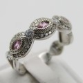 Sterling Silver ring with pink and clear stones - Size P - 4,1g