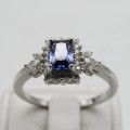 Beautiful Sterling Silver ring with blue stone - Size P - 2,9g