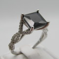 Stunning Sterling Silver ring with black stone - Size S - 4,7g