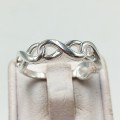 Sterling silver ring with infinity designs - size O - 3g