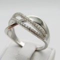 Sterling Silver ring with interesting design - Size S - 4,5g
