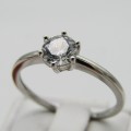 Stunning Sterling Silver ring with Solitaire design - Size S - 1,8g