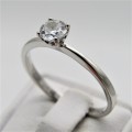 Stunning Sterling Silver ring with solitaire design - Size S - 1,9g