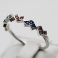 Sterling Silver ring with small blue and pink stones - Size Q - 1,4g