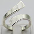 Interesting Sterling Silver ring - Size S - 4g