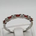 Sterling Silver ring with orange and clear stones - Size R - 1,9g