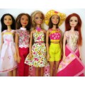Barbie doll`s SUMMER HOLIDAY no. 16 - 5 outfits plus sleeping bag
