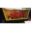 FORD 3 Window Coupe 1932 rouge 1:43 - LUCKY DIE CAST