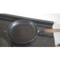 cookwell cast iron pan