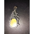 Vintage sliver pendant with gem stone