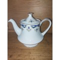 Small vintage procelain Paragon tea pot