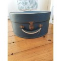*#SPECIAL for 7 DAYS ONLY#* A VINTAGE PARAGON ICONIC BLUE TRAVEL HAT SUITCASE.