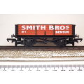 FREIGHT OO: English `Smith Bros` Wagon in Good , Used condition(China)