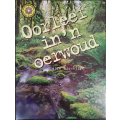 Oorleef in `n oerwoud by Claire Llewellyn - HARD COVER