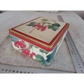 Biscuit tin -  berries - white / red