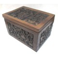 VINTAGE AFRICAN WOODCARVING BOX