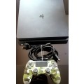 PLAYSTATION 4 CONSOLE 500Gig(GREAT CONDITION)