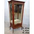 A very good quality French 19th Century Kingwood Single door Vitrine with Parquetry inlay.