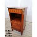 Louis XVI Bedside table with Mahogany marquetry with satinwood inlay