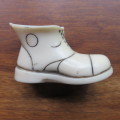 TABLE MOUNTAIN CAPE TOWN SHOE-HEIGHT 32 MM-MEASURES 57X28MM-WELL KNOWN ARTIST NOW DECEASED