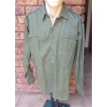 RHODESIAN OLIVE GREENS LONG SLEEVE SHIRT-SIZE EXTRA LARGE-MEASURES 60CM ARMPIT TO ARMPIT-VERY GOOD C