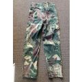RHODESIA CAMO TROUSERS-SIZE 30 WITH PIPE LENGTH OF 67 CM-COMBAT USED BUT GOOD CONDITION,WITH ALL BUT