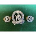 COMMANDO CHROMED CAP AND 2X MESS DRESS COLLAR BADGES-WORN POST 1976-LUGS + PINS COMPLETE