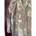 RHODESIAN CAMO LONG SLEEVE SHIRT-SIZE LARGE-MEASURES 56CM ARMPIT TO ARMPIT-BATTLE USED AND FADED BUT