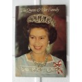Book `The Queen &her family`  SC