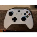 XBOX One Controller and Play and Charge Kit