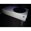 Mint Condition - Xbox Series S 512SSD in Original Box. ( Rechargeable batteries + Charger incld. )