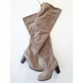 STUNNING SUEDE-LIKE BOOTS!