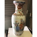 Large Chinese hand painted vase: Beautiful item
