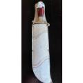 SPECIAL:Collectible Damasco steel dagger in leather sheath: Ornate and 920mm in length.
