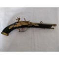Flintlock pistol reproduction:In good condition