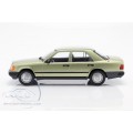 W124 1984 MERCEDES BENZ 1/18 SCALE DIECAST CAR  MODEL CAR GROUP